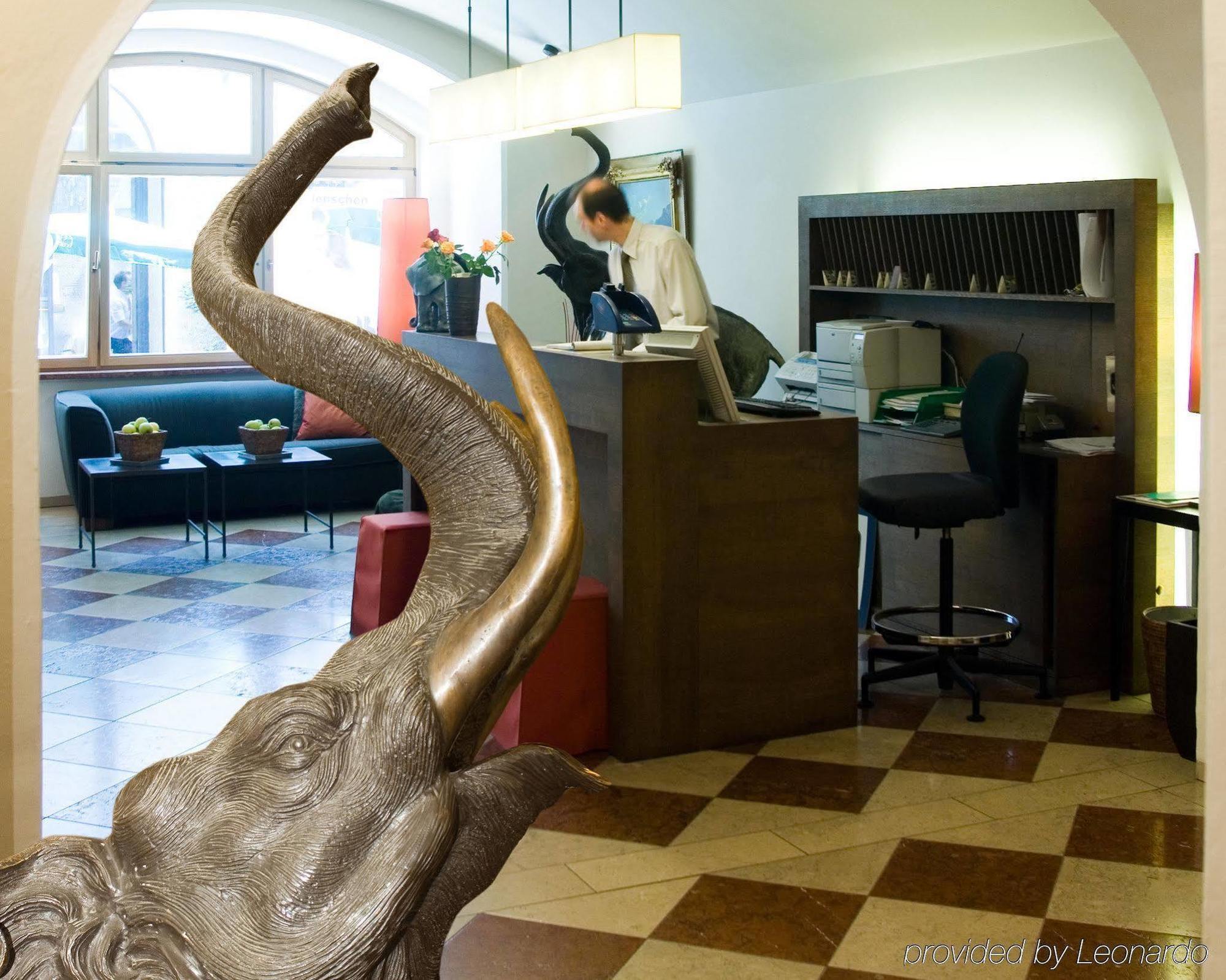 Hotel Elefant Зальцбург Интерьер фото